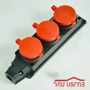 DS-108-8 վարդակ 3 տեղ սև հատակի կափարիչով դրսի